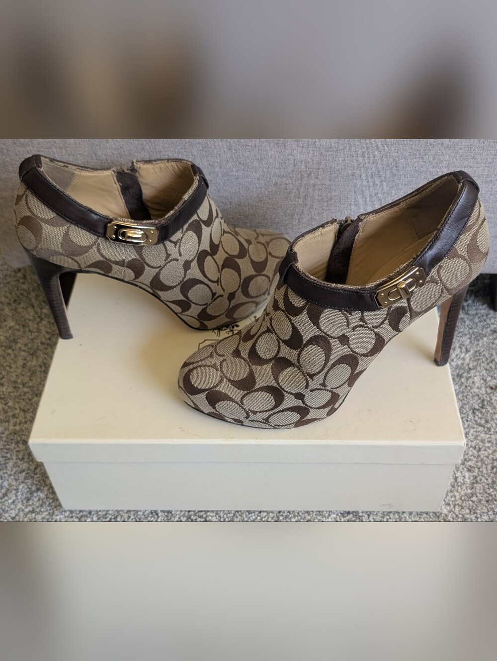 Coach Tan/Brown Womens High Heel Booties Delilah Khaki 9 M In Original Box A7037 - Picture 2 of 13